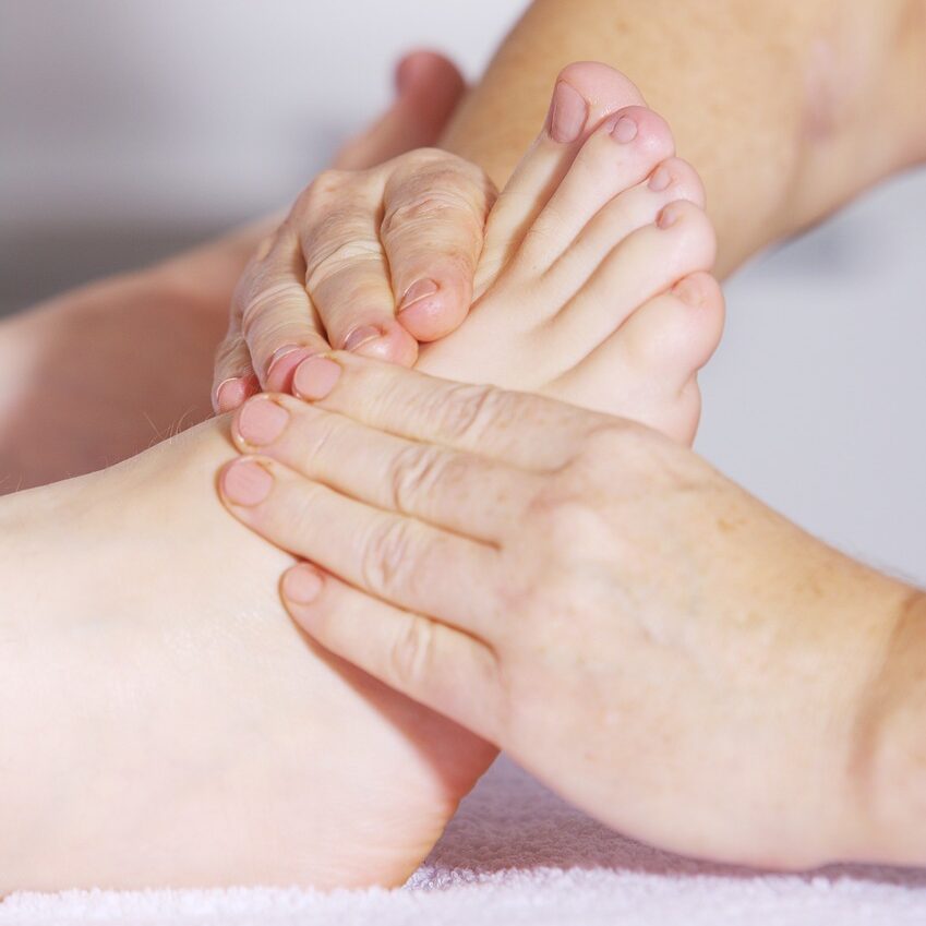 foot-massage-2133279_1280-e1736592516539 cranio schröpfen
